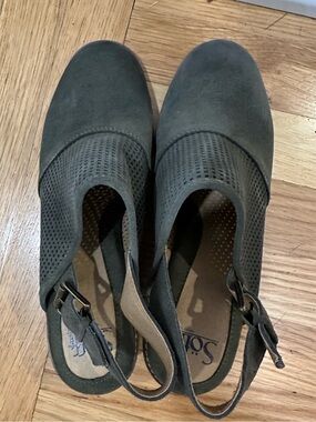 Sofft Suede Green wedge sling back size 10 comfort coastal Fall